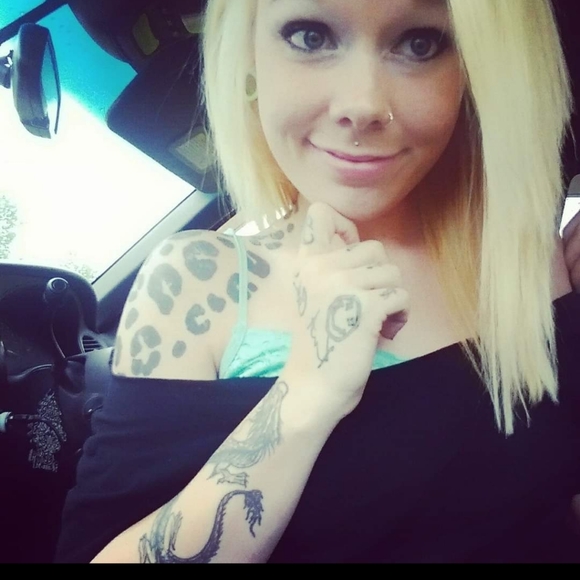 Meet your Posher, Cyn💚!! - Picture 10 of 16